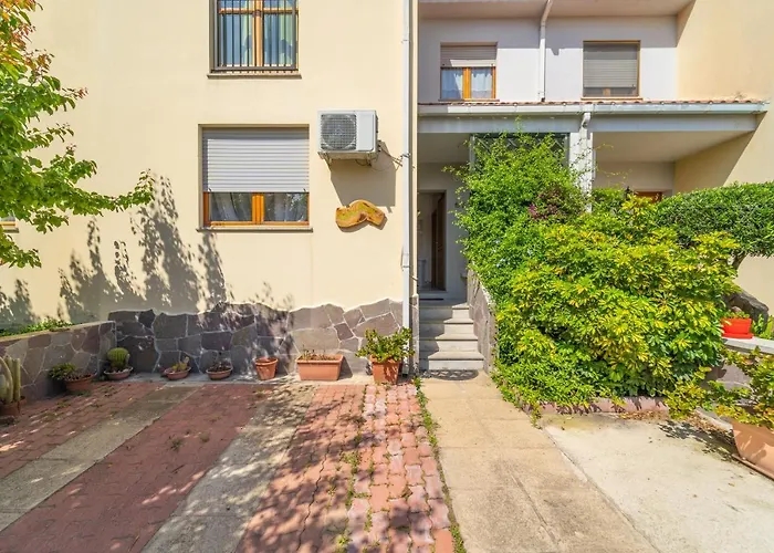 Domo Nora Konukevi *